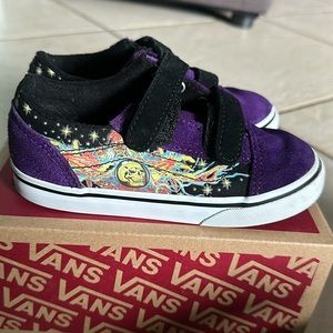 Glow in the dark toddler vans